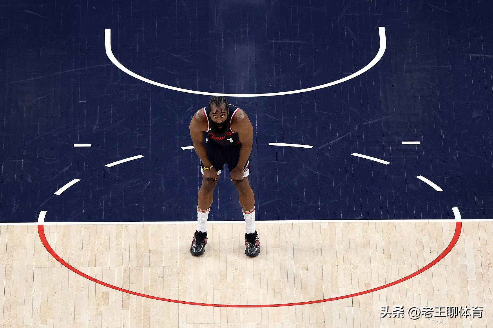 哈登连续二十场比赛得分超过战术调整，日本队不断突破！观众掌声雷动的简单介绍