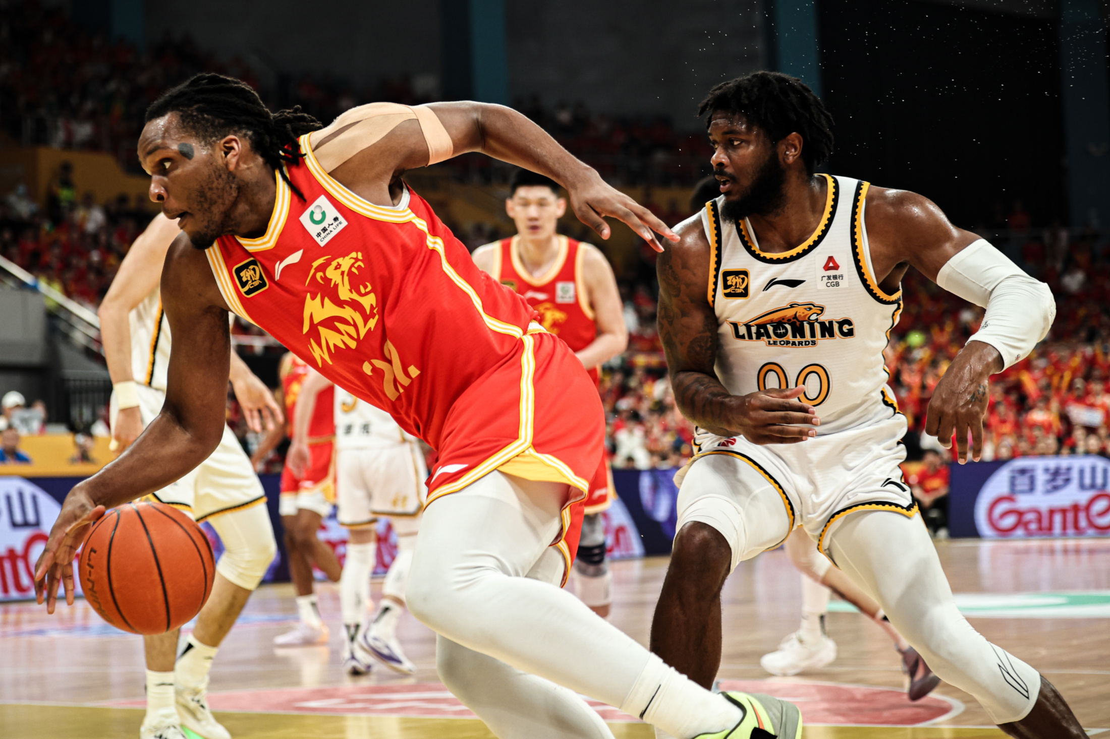 包含风云突变！波士顿凯尔特人加时末段豪取连胜，CBA季后赛版图或变，信心回归，更衣室氛围转暖的词条