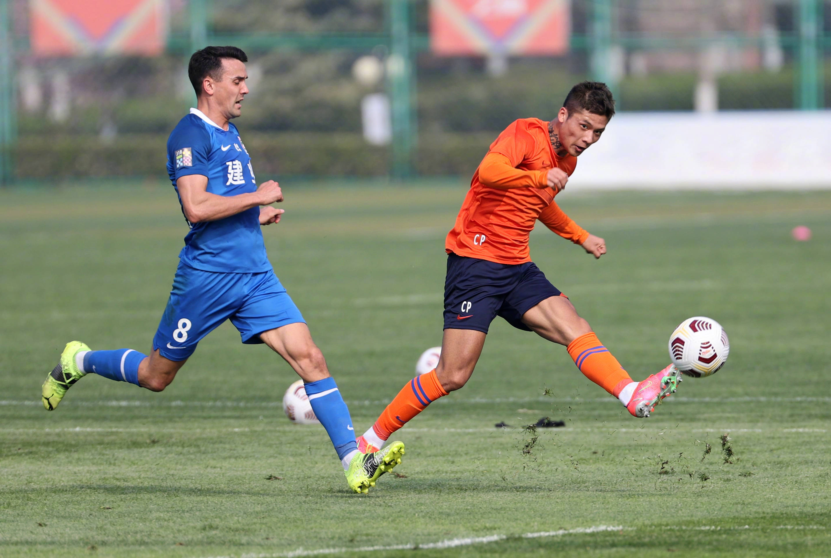  国王杯赛程吃紧，阿贾克斯窗口期临场应变，管理层满意，赛程密集仍需轮换