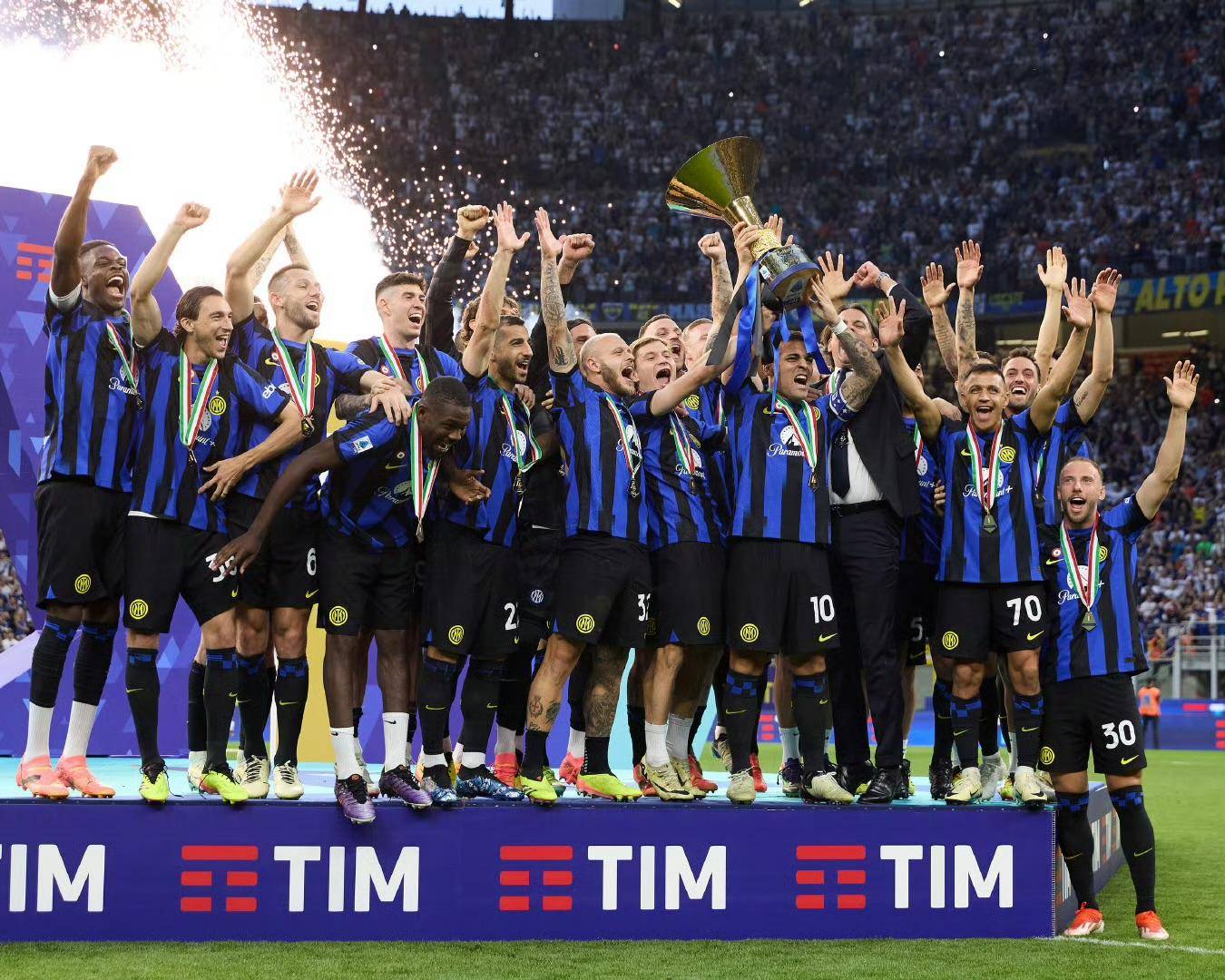 关于国际比赛日AC米兰备战欧冠，绝杀压哨细节曝光，更衣室稳定，训练强度明显提升的信息