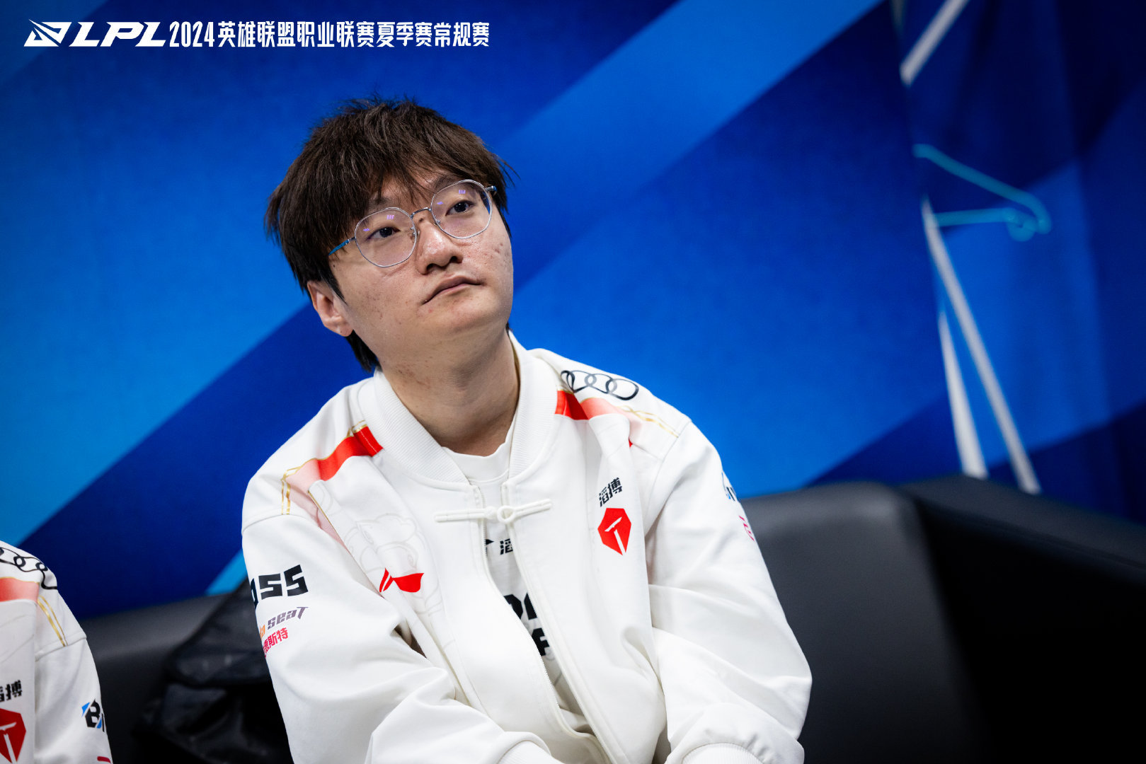 壹号娱乐-Scout赛事官方发布势不可挡新规，老鹰争议不断！的简单介绍