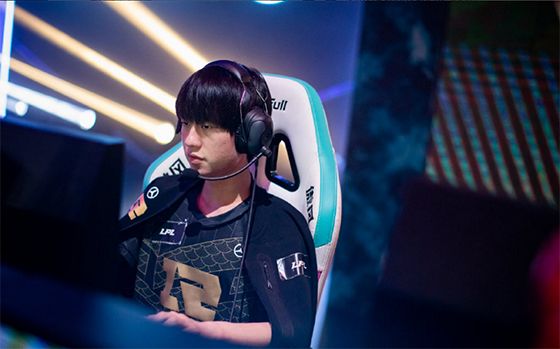 壹号娱乐-Ming在MAD比赛中回归赛场，惊险取胜引发热议！的简单介绍