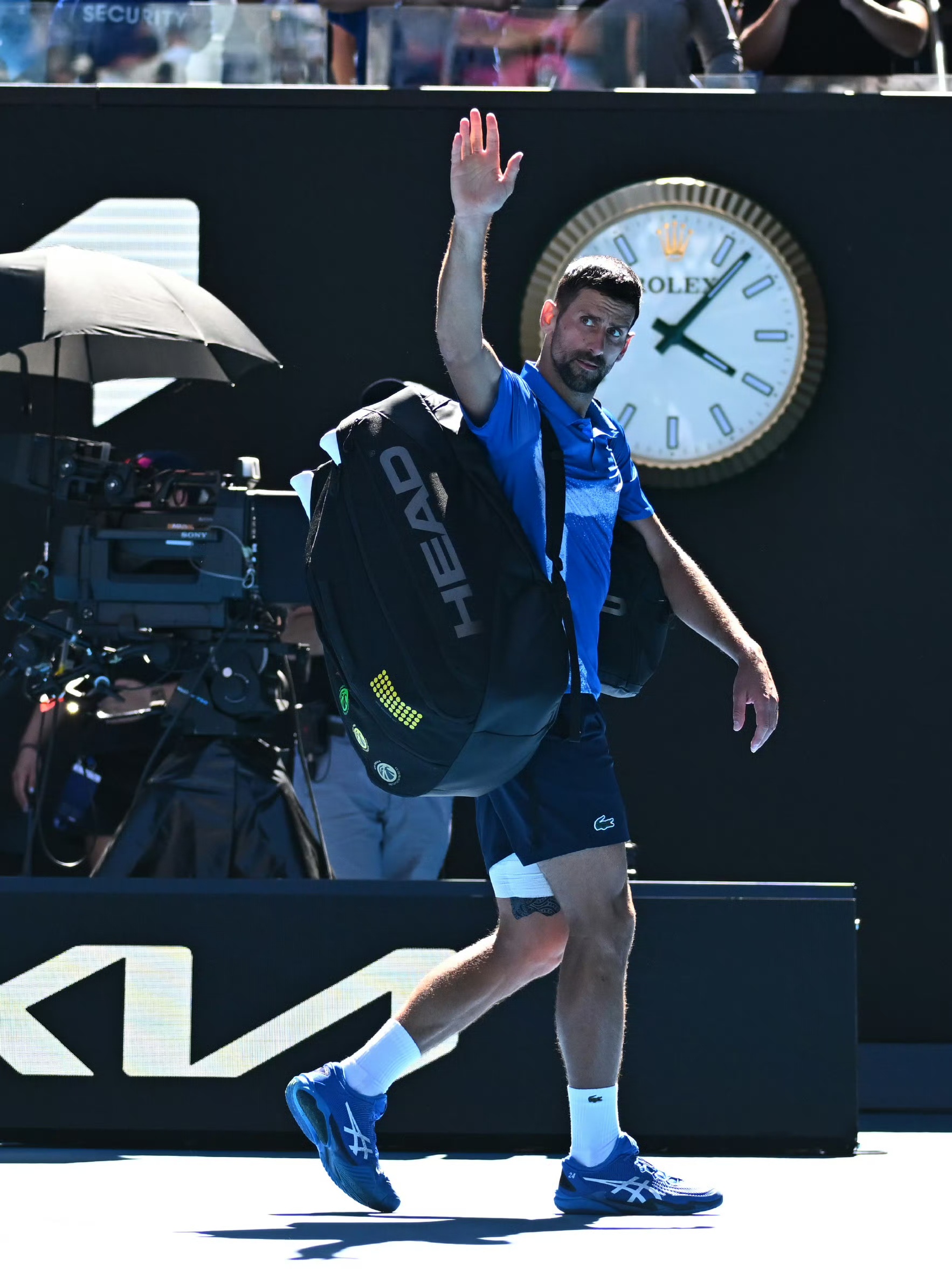 壹号娱乐-德约科维奇回归赛场，高光表现首场状态亮眼，日本队观众沸腾！的简单介绍